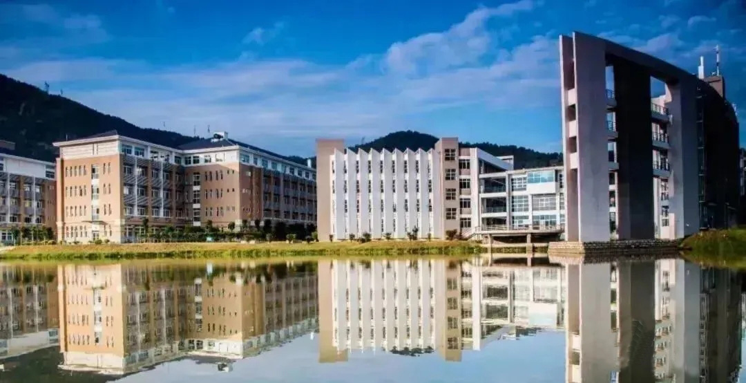 <b>閩江學院聯(lián)合麒麟方圖打造智能會議新形態(tài)</b>